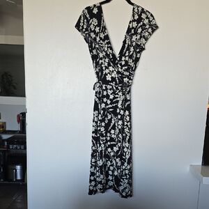 London Times Black and White Floral Midi Dress